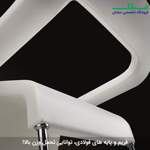نمایی نزدیک از قسمت پشتی مبل ایتالیک