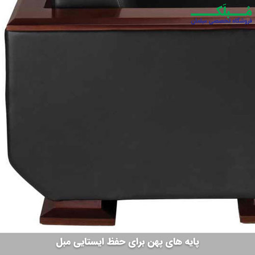 عکس از پایه های پهن مبل از نمای نزدیک