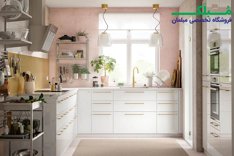 طرح آشپزخانه سفید براق با دسته های طلایی